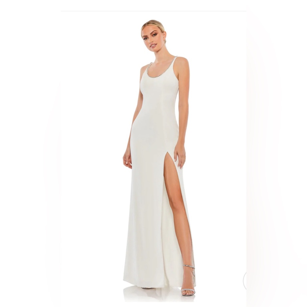 Ieena for Mac DuggalSLEEVELESS CRYSTAL SCOOP NECKLINE COLUMN GOWN, size 8